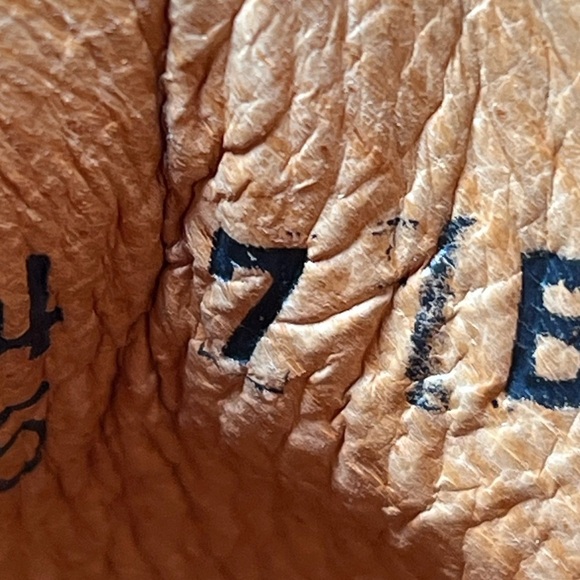 Lucchese Vintage  Floral Embroidered Cream Boots Size 7 - Picture 8 of 10